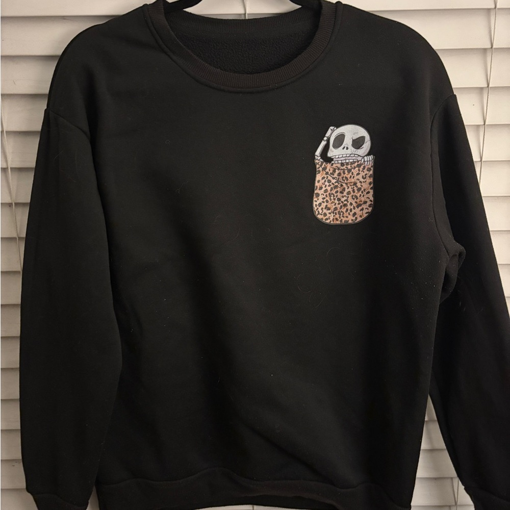 SHEIN Black Crewneck Sweater with Whimsical Penguin Detail